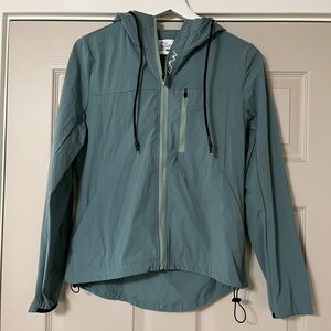 Women’s hooded rain jacket windbreaker